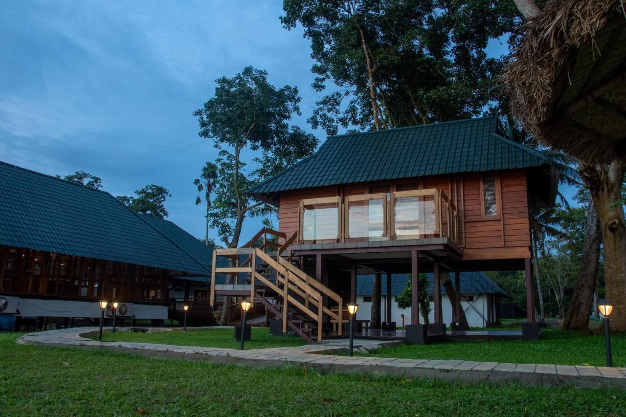 Water Scapes Hotel คุมาราคม ภายนอก รูปภาพ