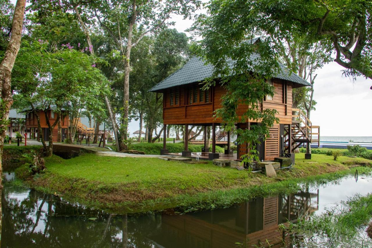 Water Scapes Hotel คุมาราคม ภายนอก รูปภาพ