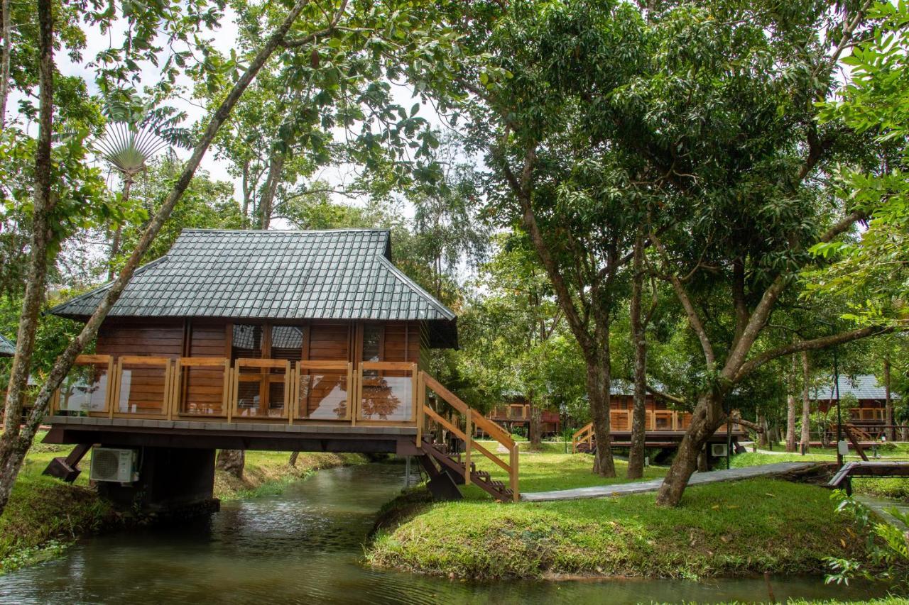 Water Scapes Hotel คุมาราคม ภายนอก รูปภาพ