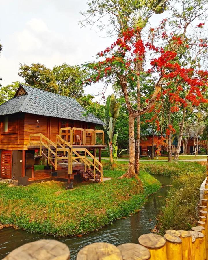 Water Scapes Hotel คุมาราคม ภายนอก รูปภาพ