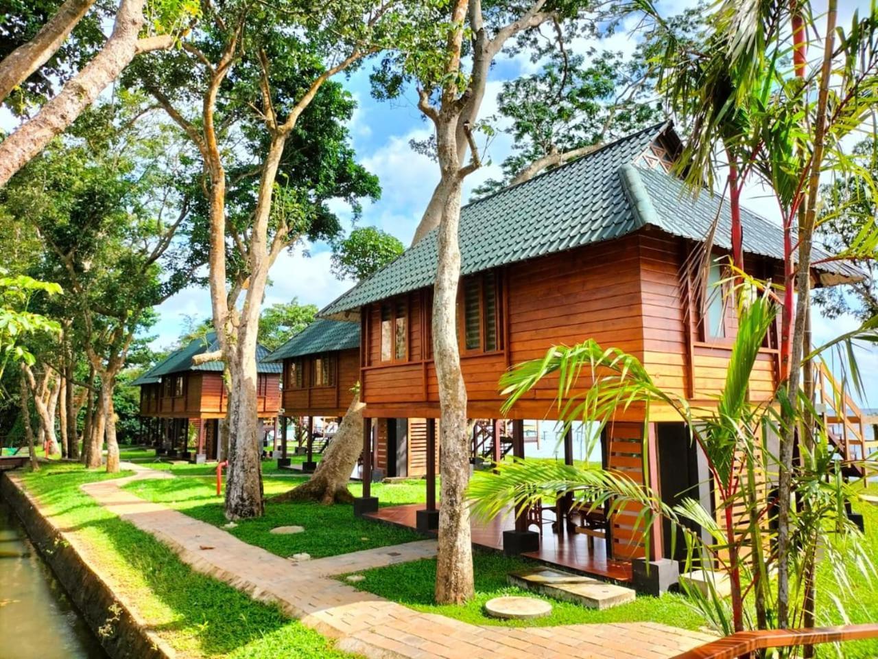 Water Scapes Hotel คุมาราคม ภายนอก รูปภาพ